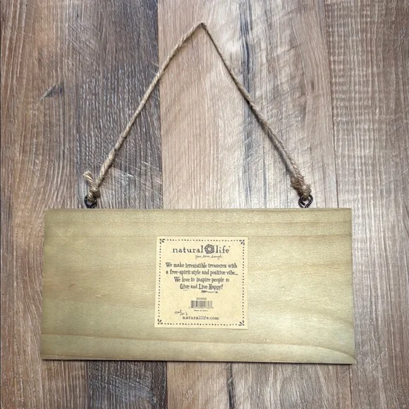 Natural Life Floral 'Spread Love' Wall Sign - Picture 2 of 2